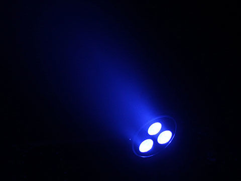 Le pair de la couleur LED de DMX512 3 LED RGBWA-UV six peut présenter la lumière