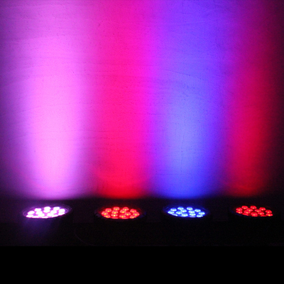 le pair de 90w LED peut présenter le degré Rgbw des lumières 28 la lampe-torche que multi de couleur a mené Dance Floor pour la disco
