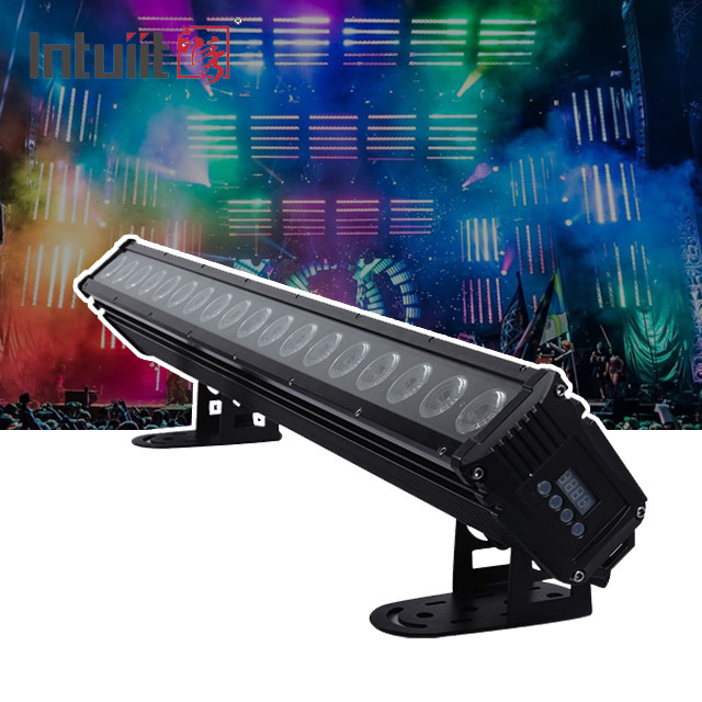 18x8W DMX512 RGBW 4 en 1 lave-murs LED Lumières extérieures Lumière linéaire Pour l'éclairage de la scène de fête