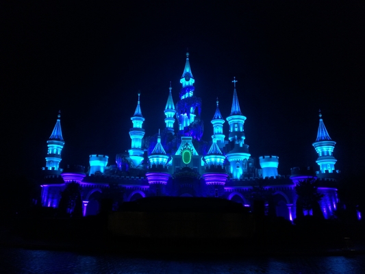Éclairage de scène LED COB haute luminosité 200W RGBW 4 en 1 Magic Par Pour le projet Fantawild Cartoon Castle